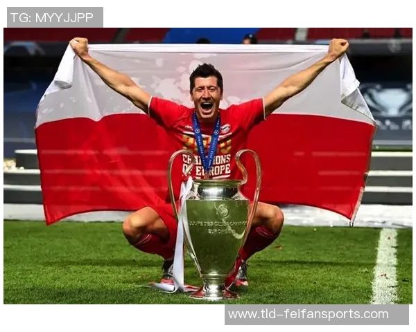 鲁梅尼格谈20年欧冠：莱万当时每年都有报价，我告诉他在拜仁也能赢欧冠